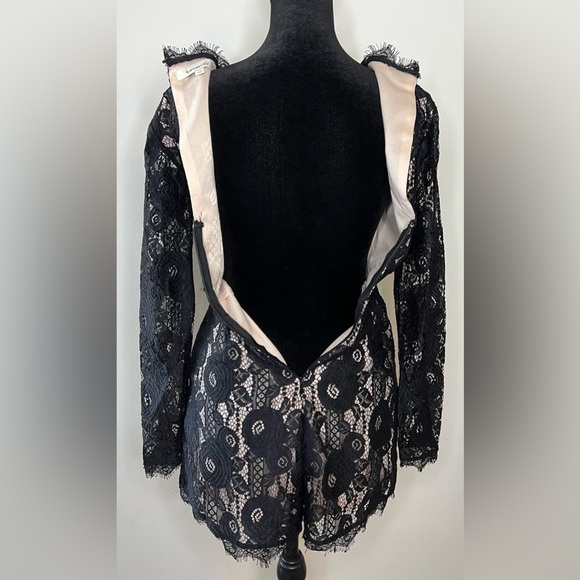 Francesca’s long sleeve black lace shorts dressy romper. Fully lined size XS EUC - Picture 6 of 11